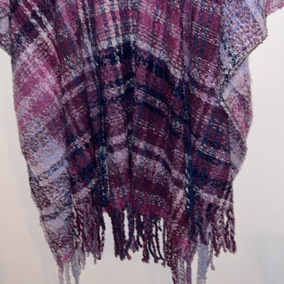 🌹NWT/ WOOLRICH OPEN PURPLE PLAID  PONCHO - Picture 4 of 6